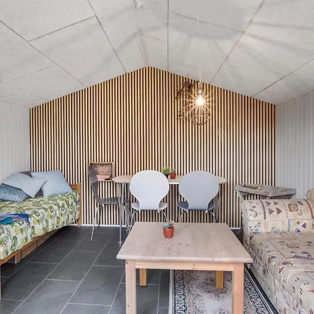 4 Bedroom Cozy In Feriehus *