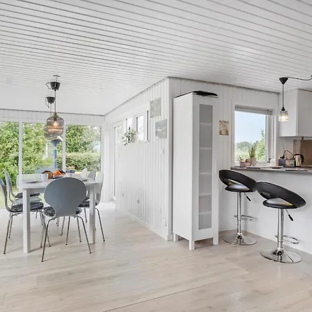 4 Bedroom Cozy In Feriehus Middelfart
