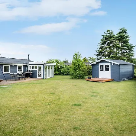 4 Bedroom Cozy In Feriehus Middelfart