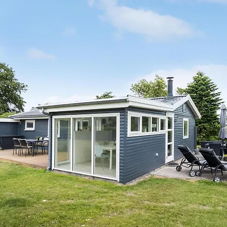 4 Værelses Hyggelig Bolig I *