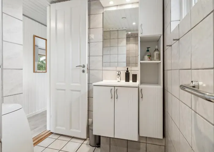 4 Bedroom Cozy In